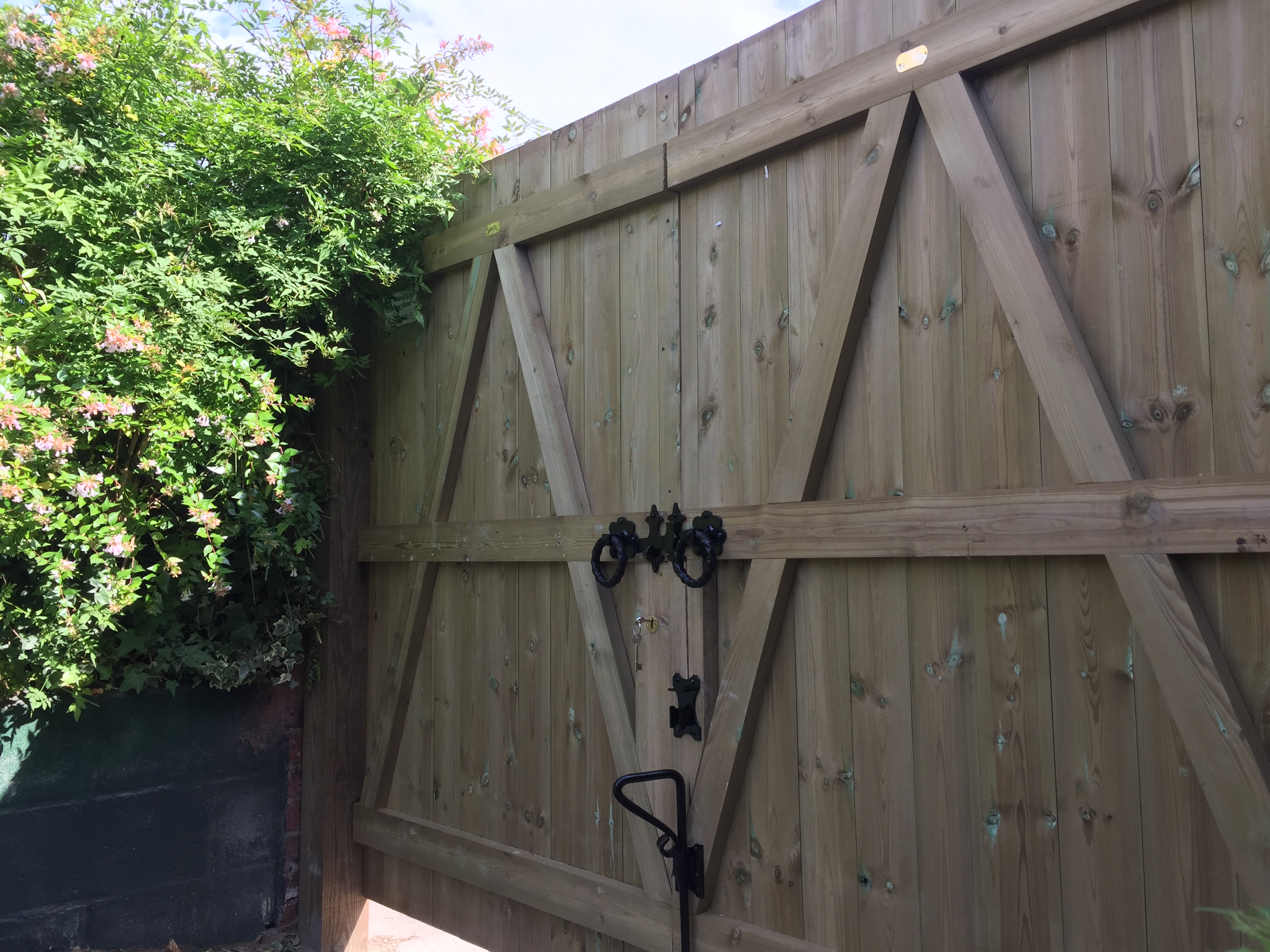 Back of double gates